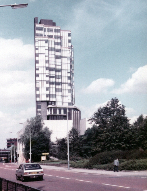 Mathematics Building Manchester University.jpg